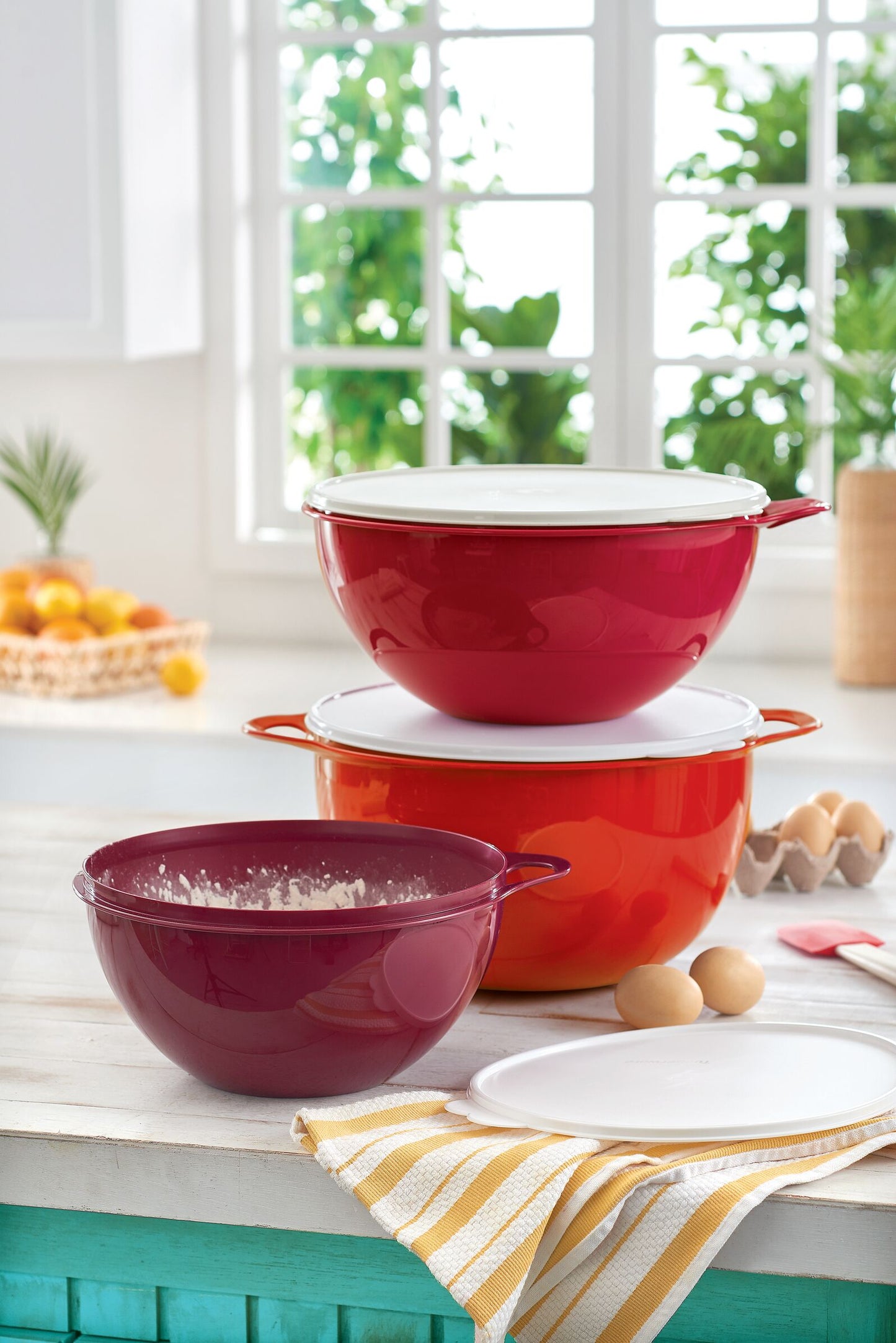 Tupperware Thatsa® Bowl | Airtight, Leakproof, Mixing Bowl, 32-cups / 7.8 L