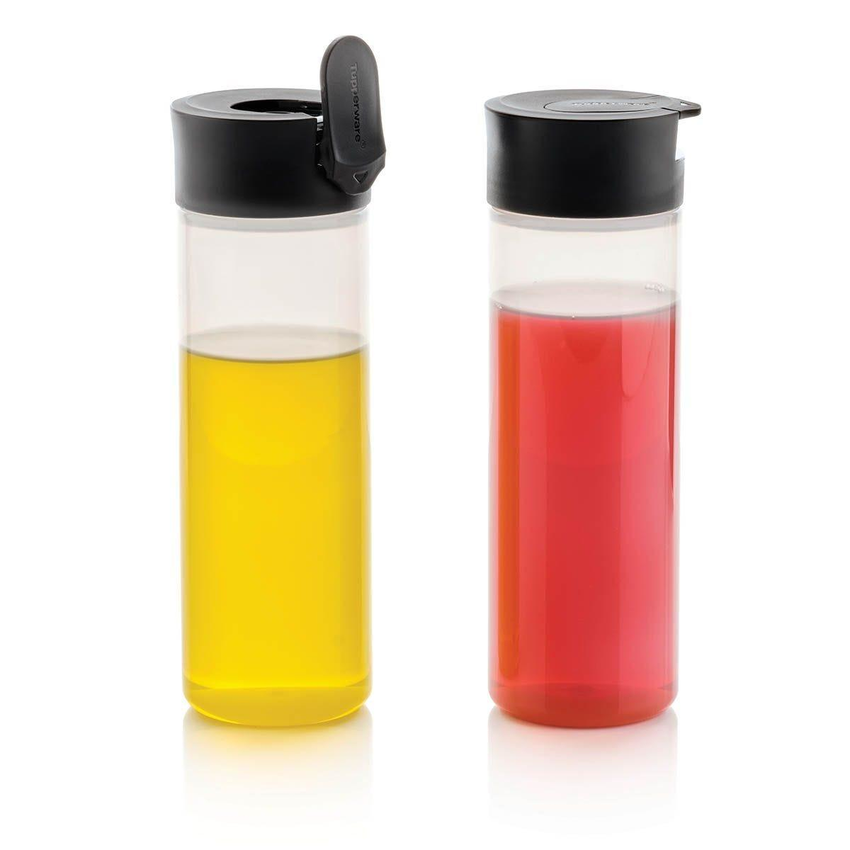 Squeeze It® Bottles with olive oil and red vinegar
